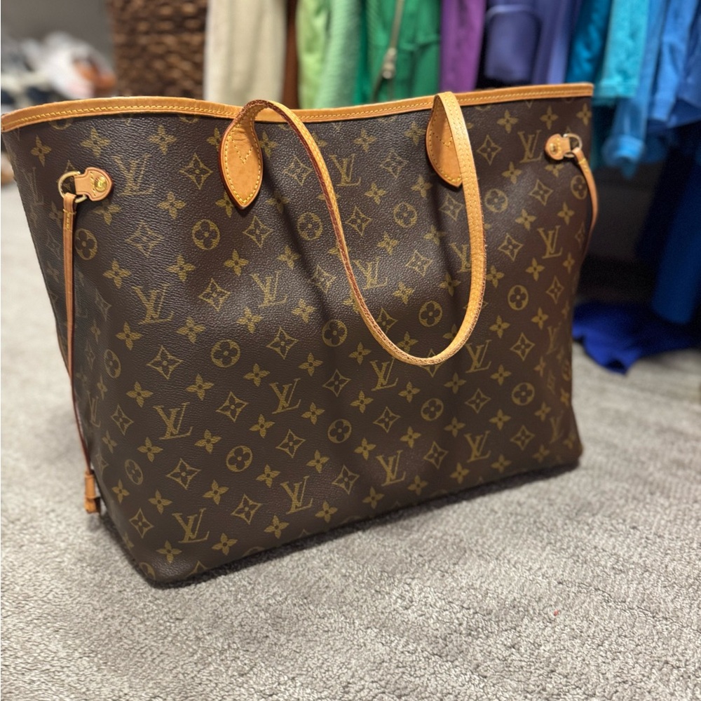 Louis Vuitton Neverfull GM Tote Bag